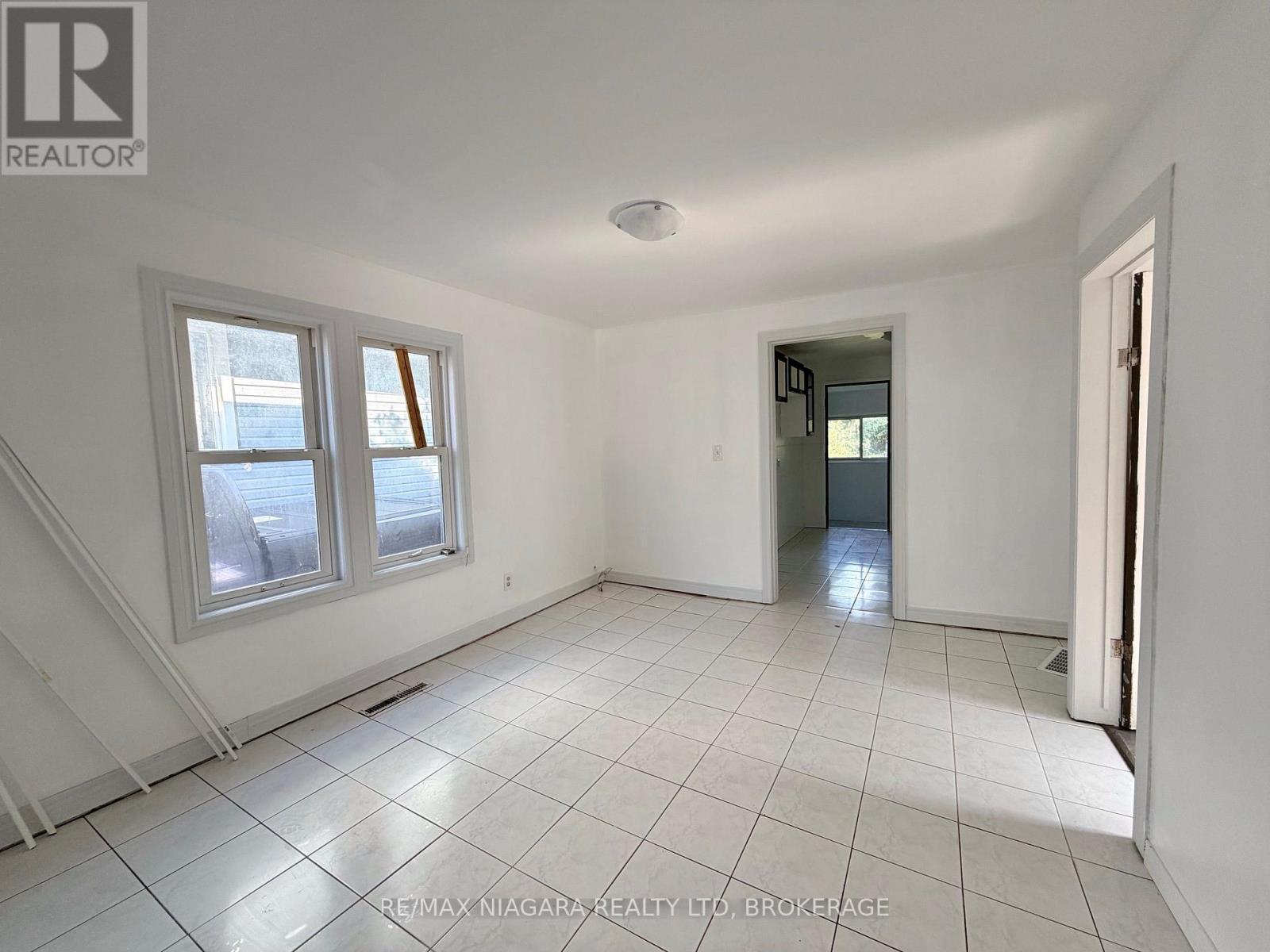 21 FIFTH STREET, Welland (Lincoln/Crowland) — photo 6