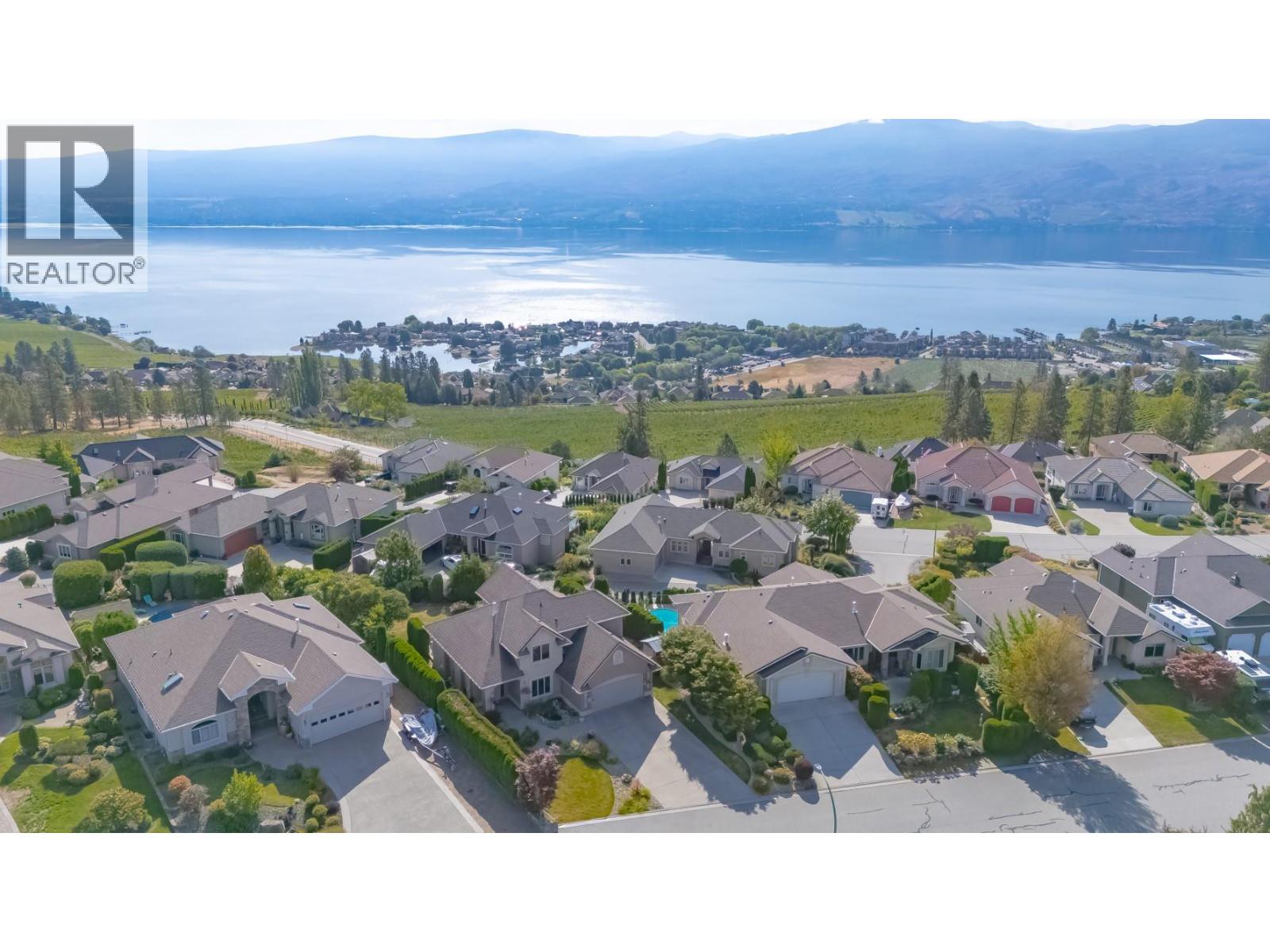 3439 Ridge Boulevard - 72