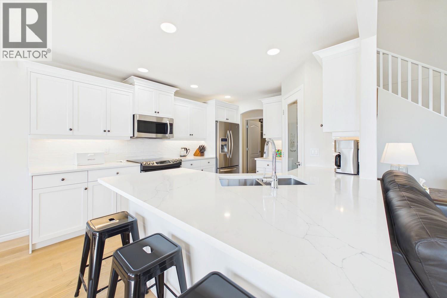 3439 Ridge Boulevard - 17