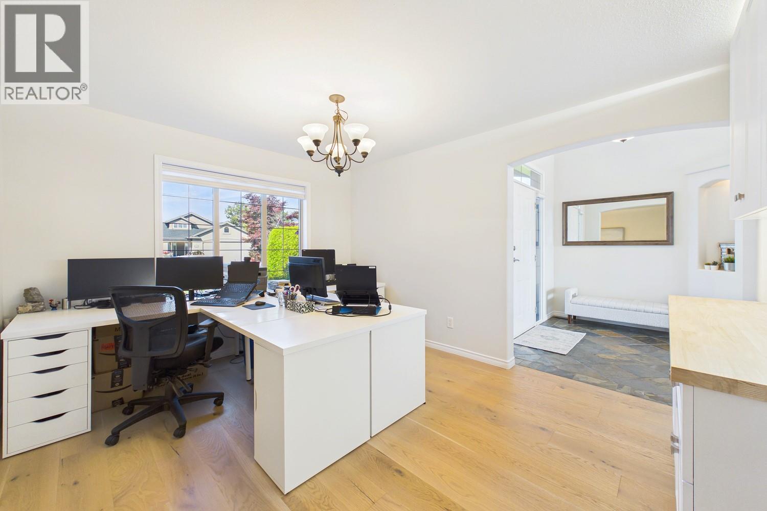 3439 Ridge Boulevard - Image 9
