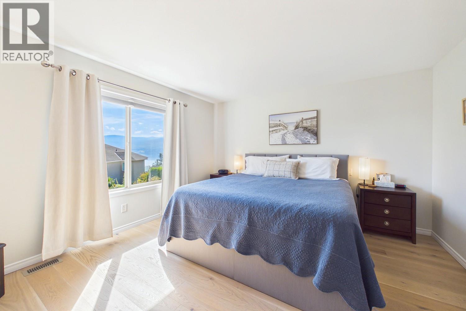 3439 Ridge Boulevard - 37