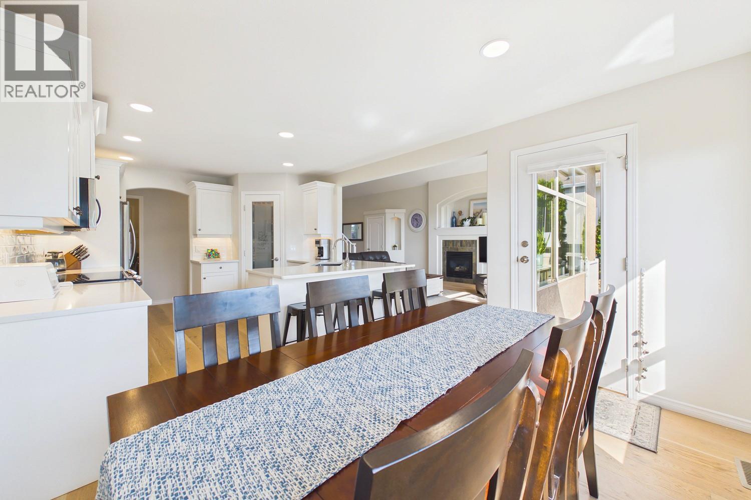 3439 Ridge Boulevard - 19