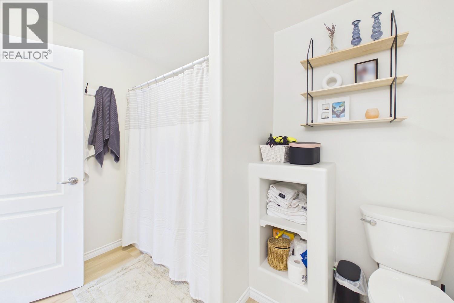 3439 Ridge Boulevard - 61