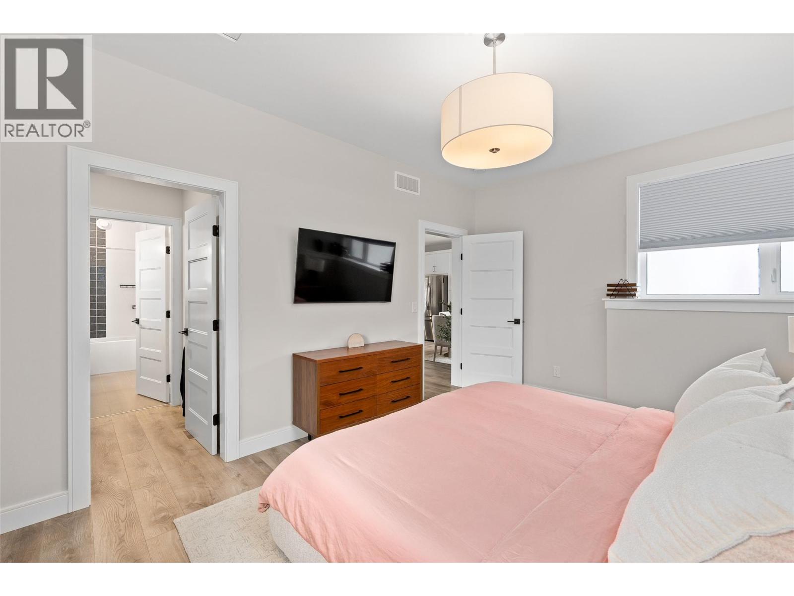 1863 Grey Owl Court, Kelowna