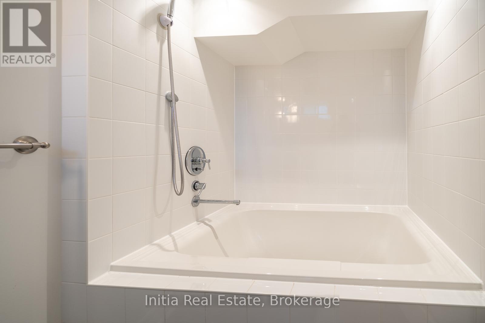 53 BURROWS AVENUE - Image 26