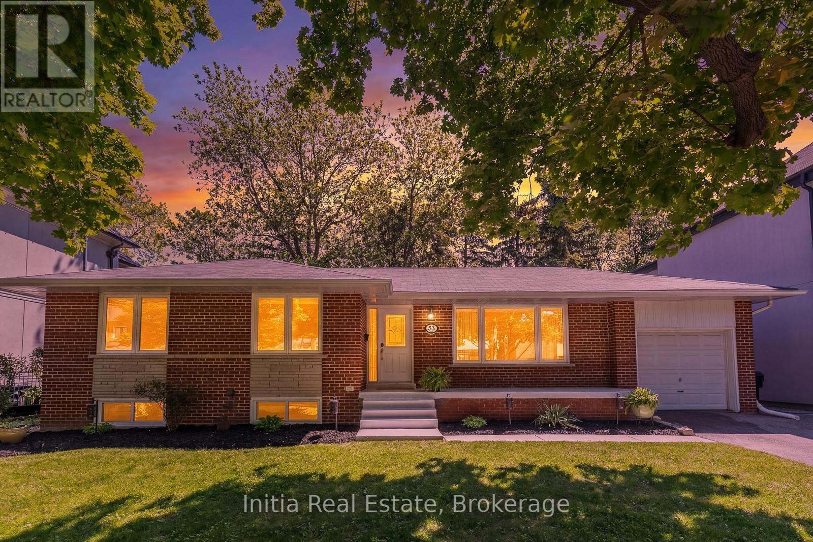 53 BURROWS AVENUE - 37