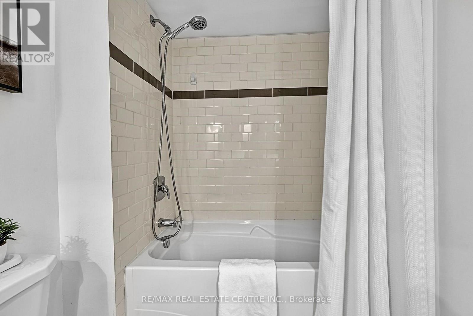 175 BURBANK CRESCENT - Image 26