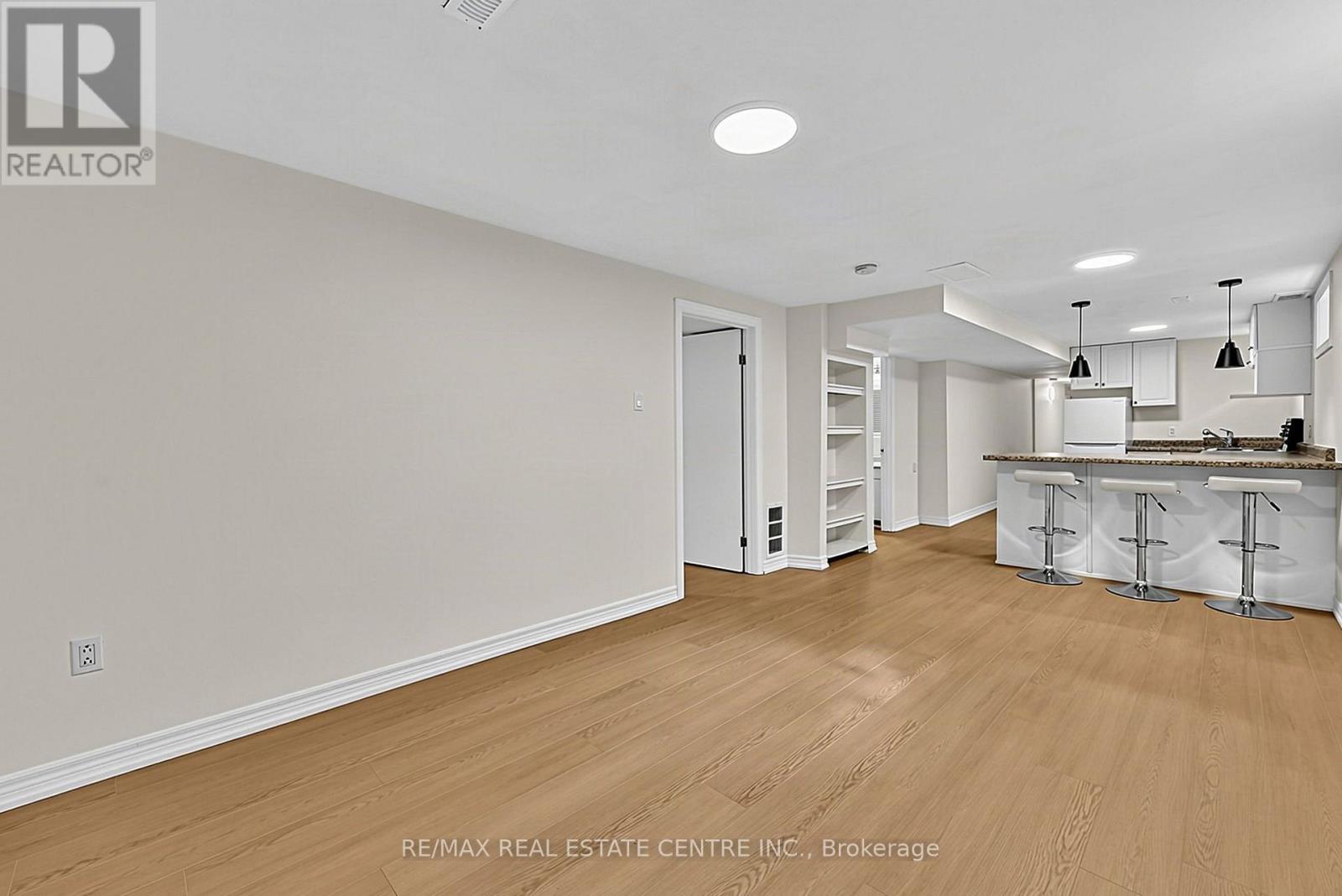 175 BURBANK CRESCENT - Image 32