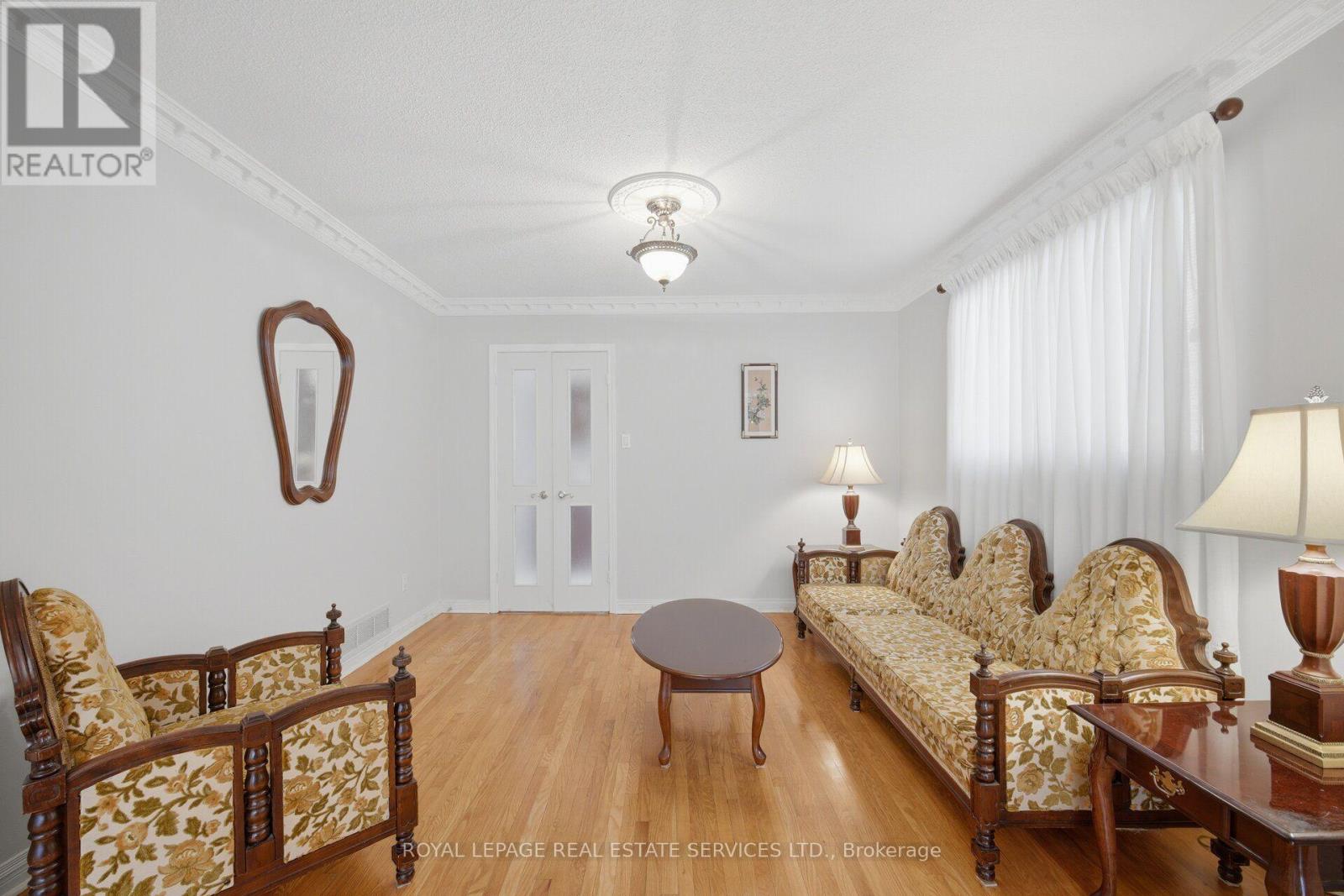 124 STILECROFT DRIVE - 12
