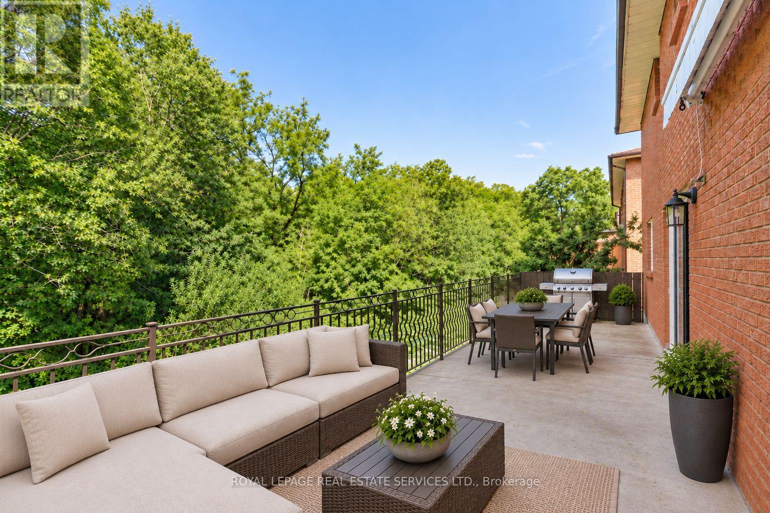 124 STILECROFT DRIVE - 18