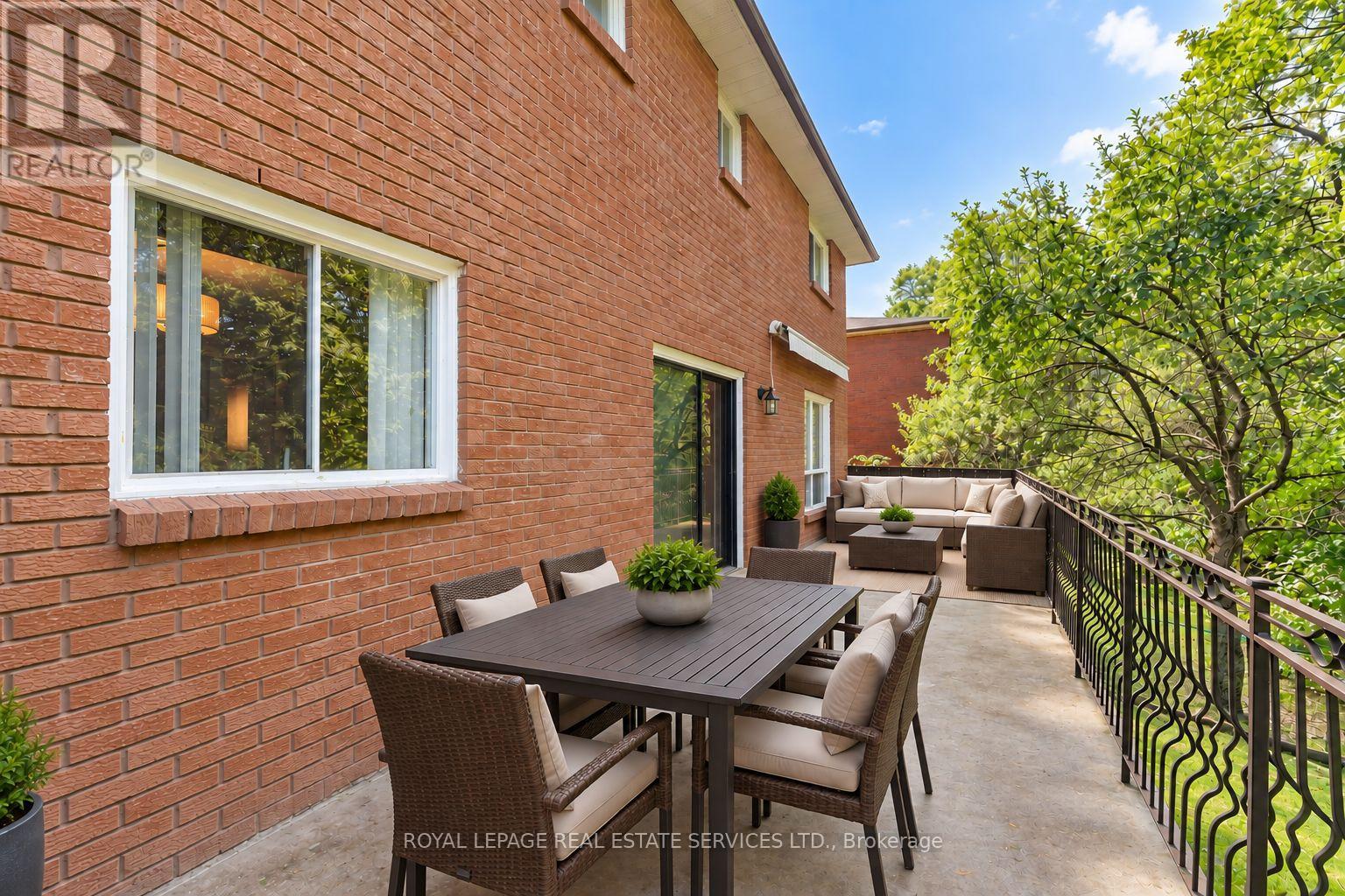 124 STILECROFT DRIVE - 19