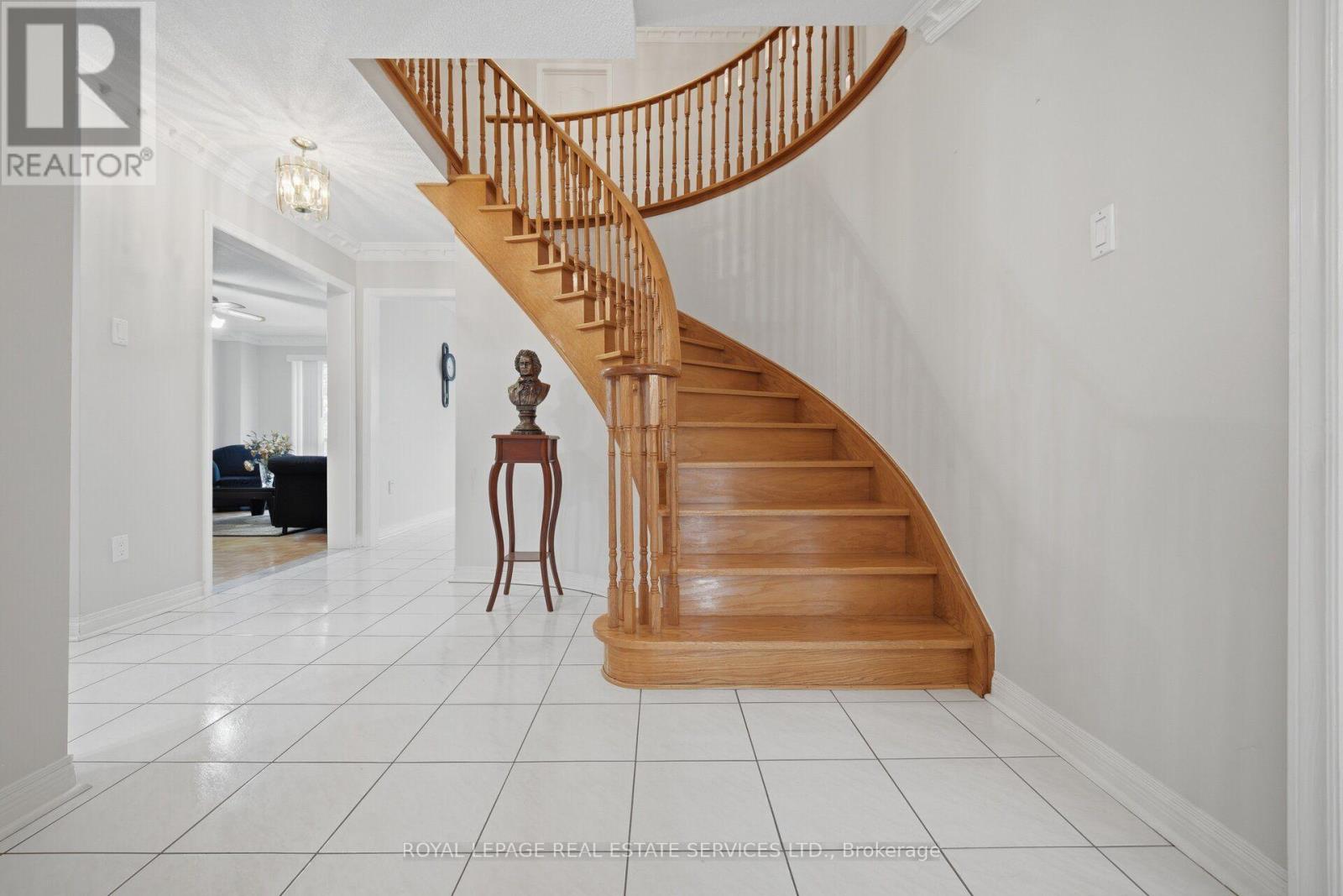 124 STILECROFT DRIVE - 23