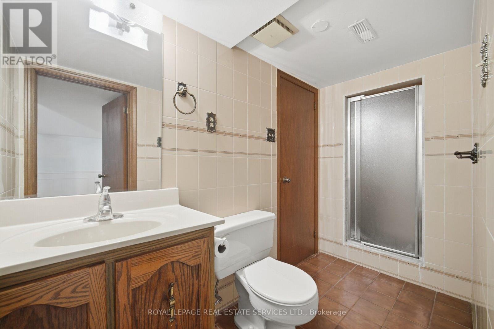 124 STILECROFT DRIVE - 42