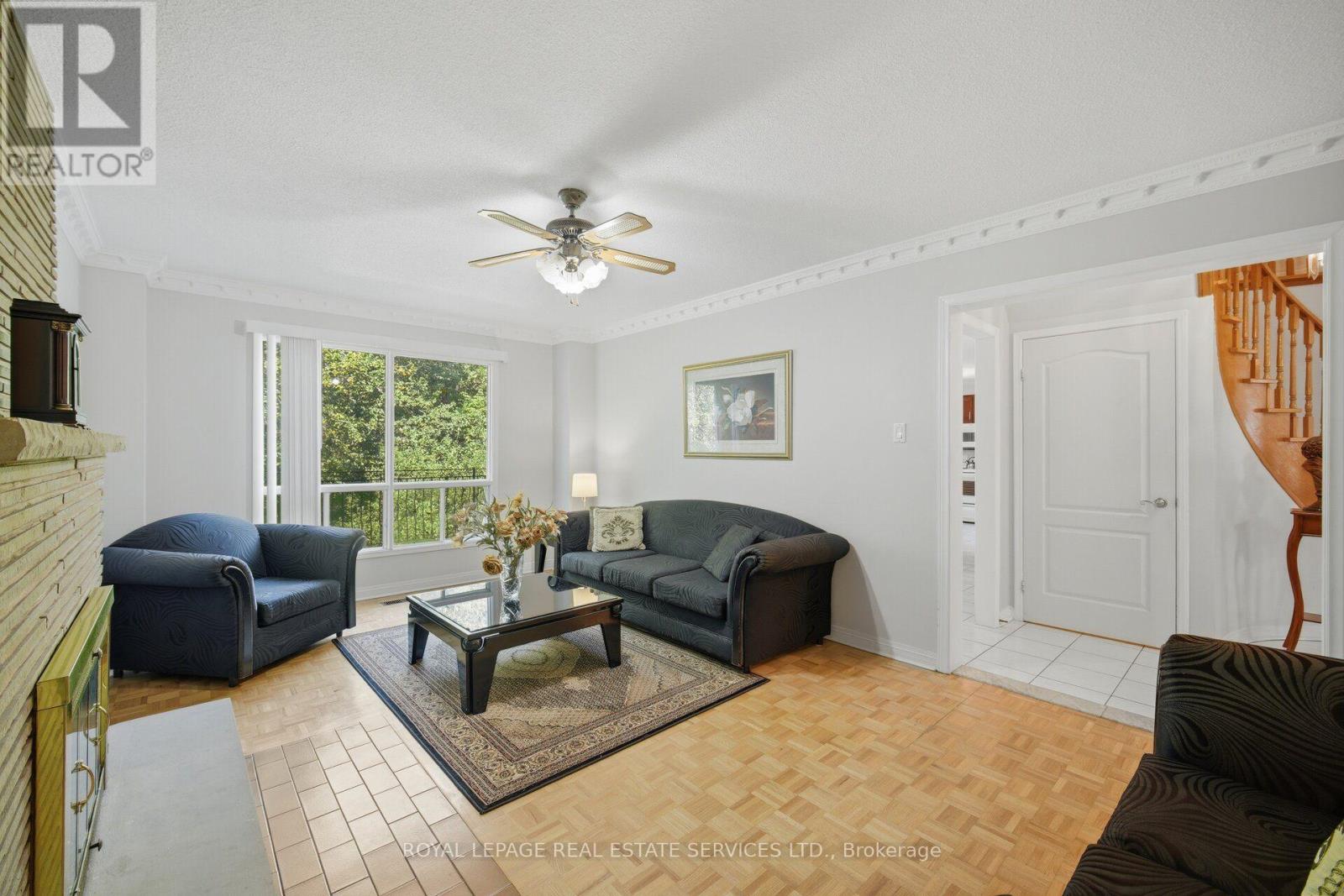124 STILECROFT DRIVE - 8