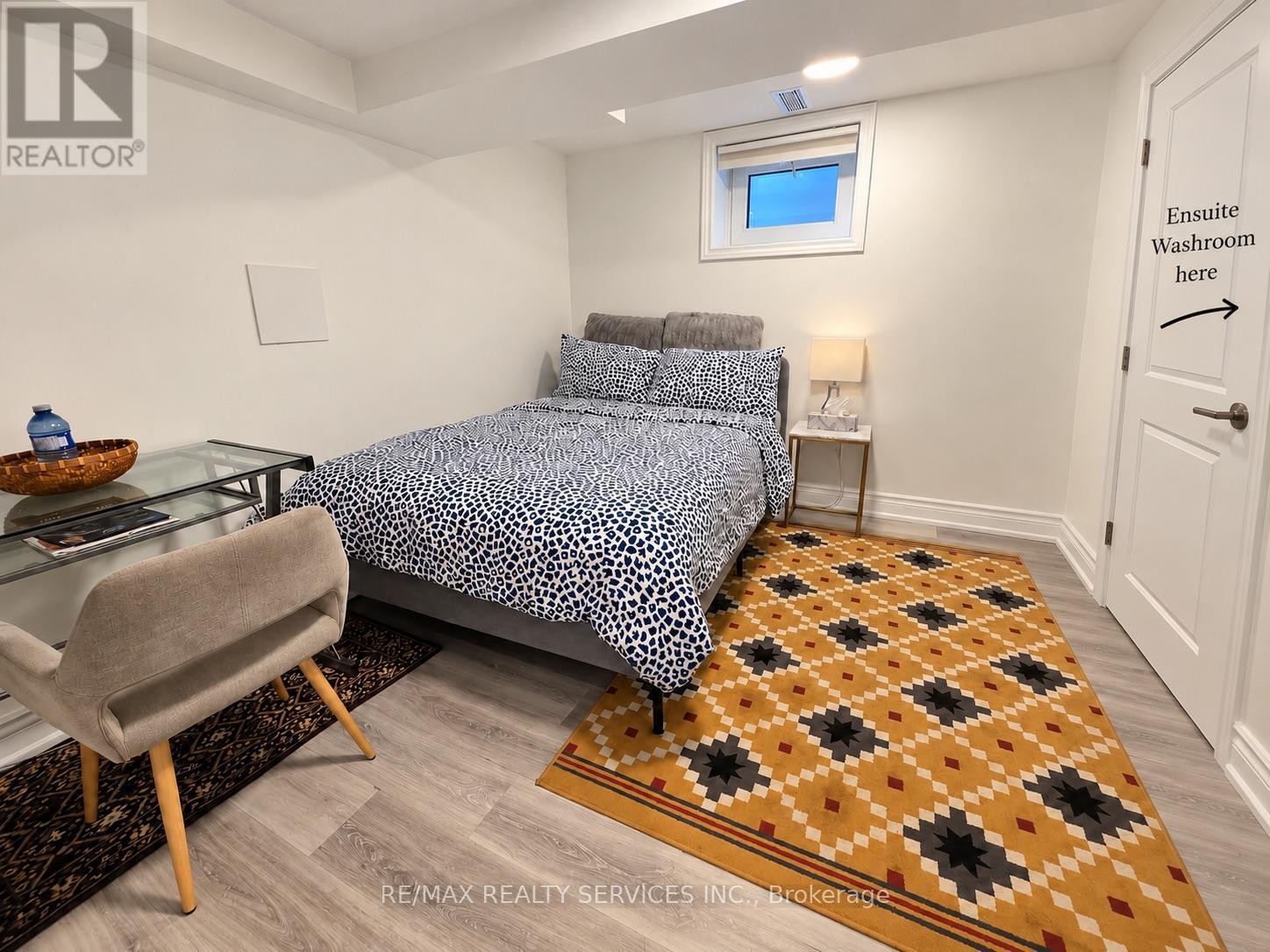 21 MCINTOSH AVENUE - 32