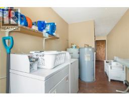 394 Cedar St, Campbell River, BC V9W2V2 Photo 16