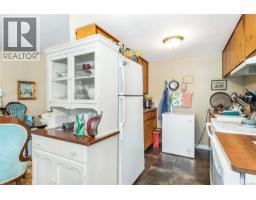 394 Cedar St, Campbell River, BC V9W2V2 Photo 6