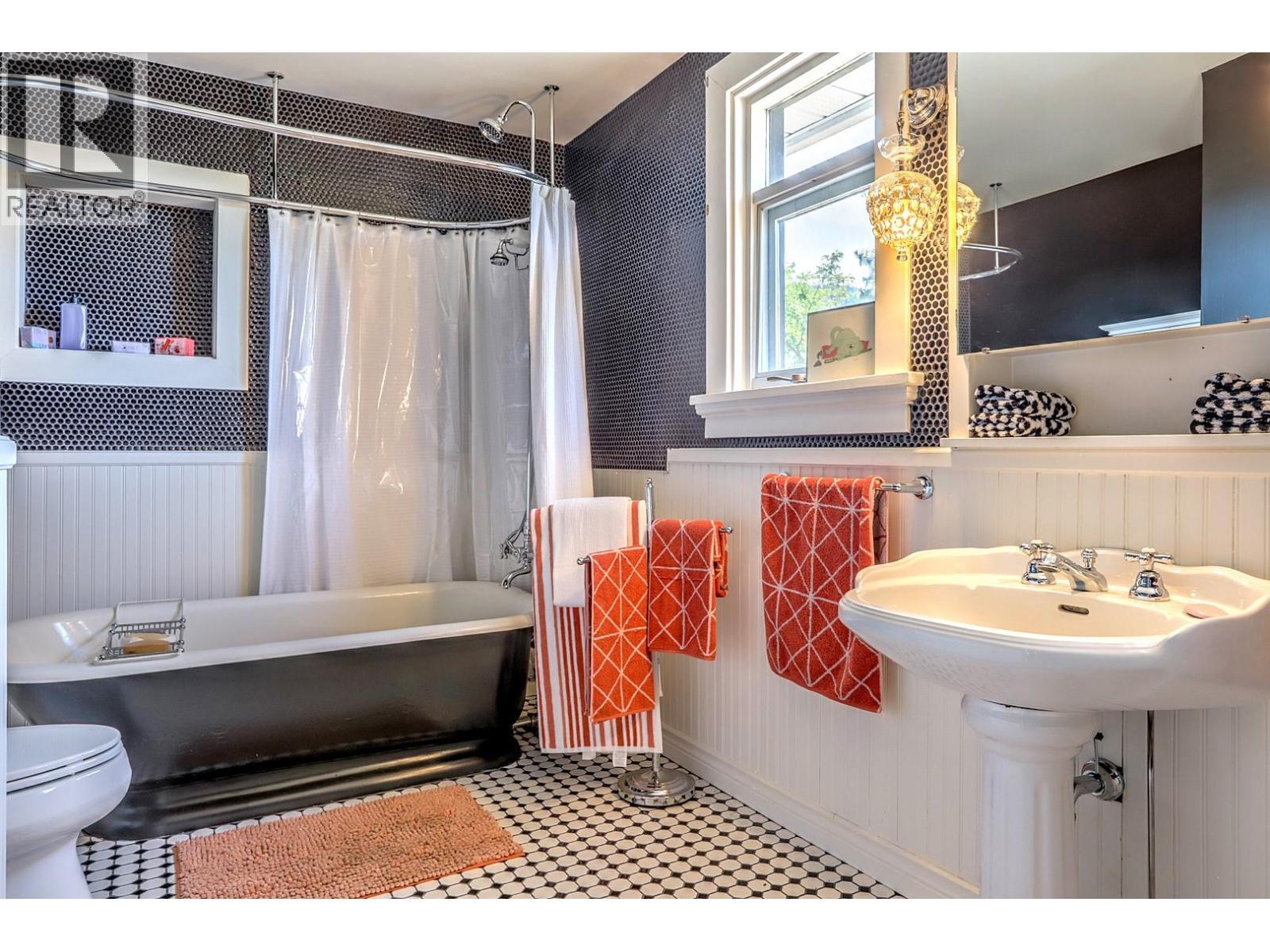 5482 Silver Star Road, Vernon