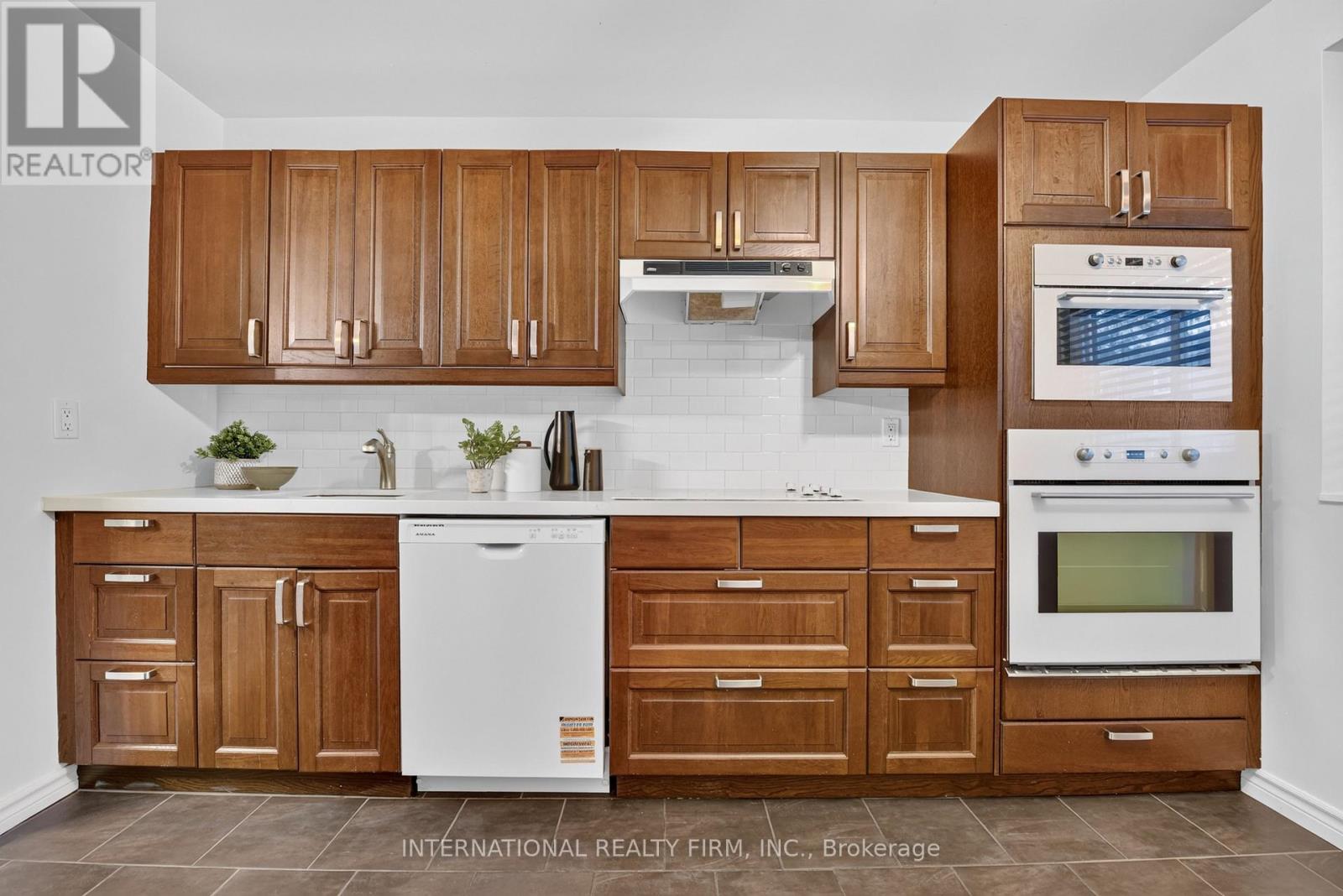 #15 6855 GLEN ERIN DRIVE - Image 10