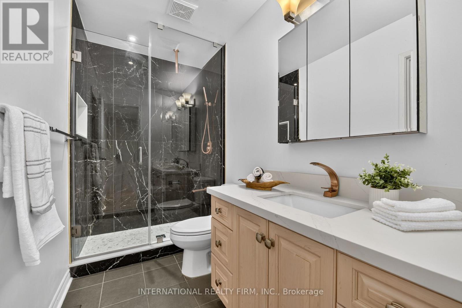 #15 6855 GLEN ERIN DRIVE - Image 16