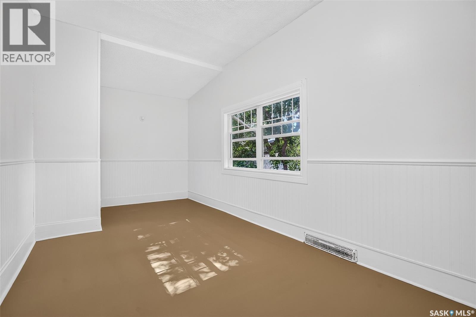 1133 Chestnut AVENUE NE - Image 18