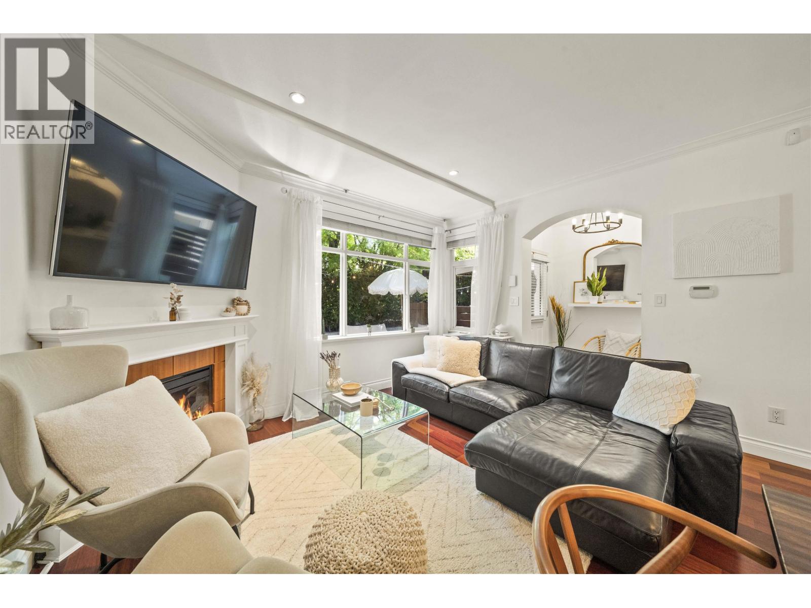 29 6878 SOUTHPOINT DRIVE, Burnaby — photo 3