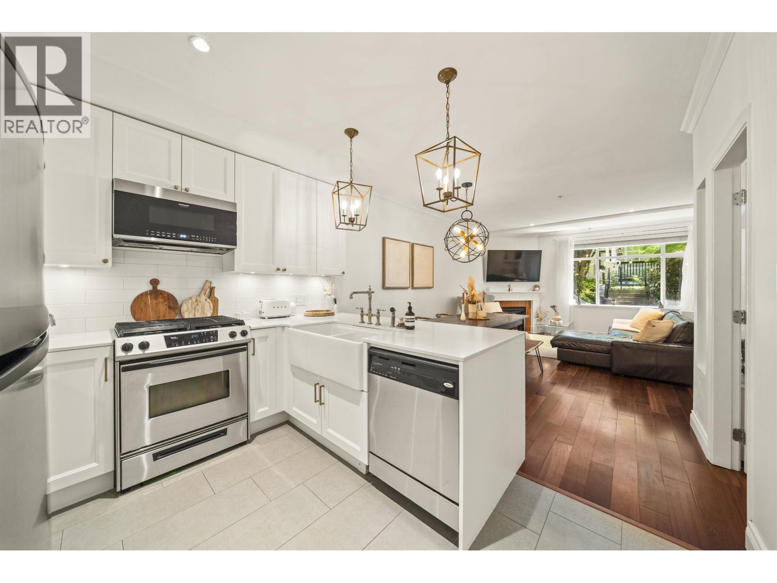 29 6878 SOUTHPOINT DRIVE, Burnaby — photo 7