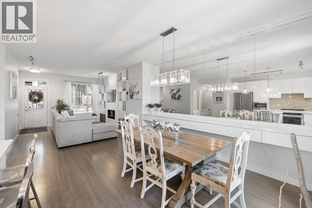 149 3500 BURKE VILLAGE PROMENADE, Coquitlam — photo 3