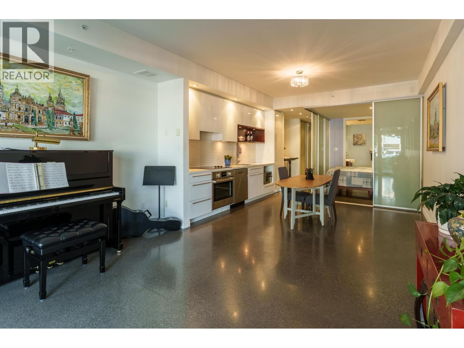 260 E 2ND AVENUE, Vancouver