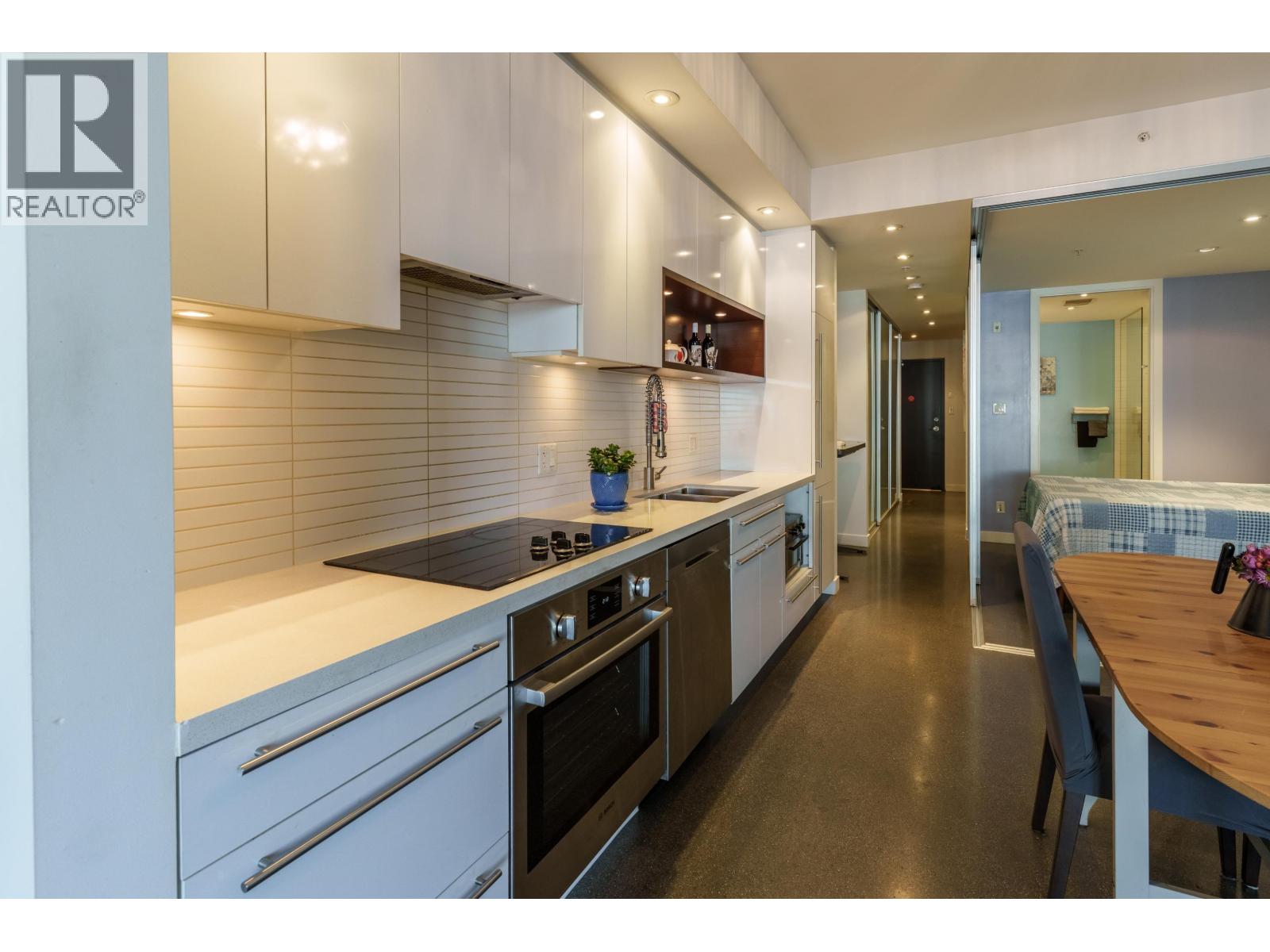 260 E 2ND AVENUE, Vancouver