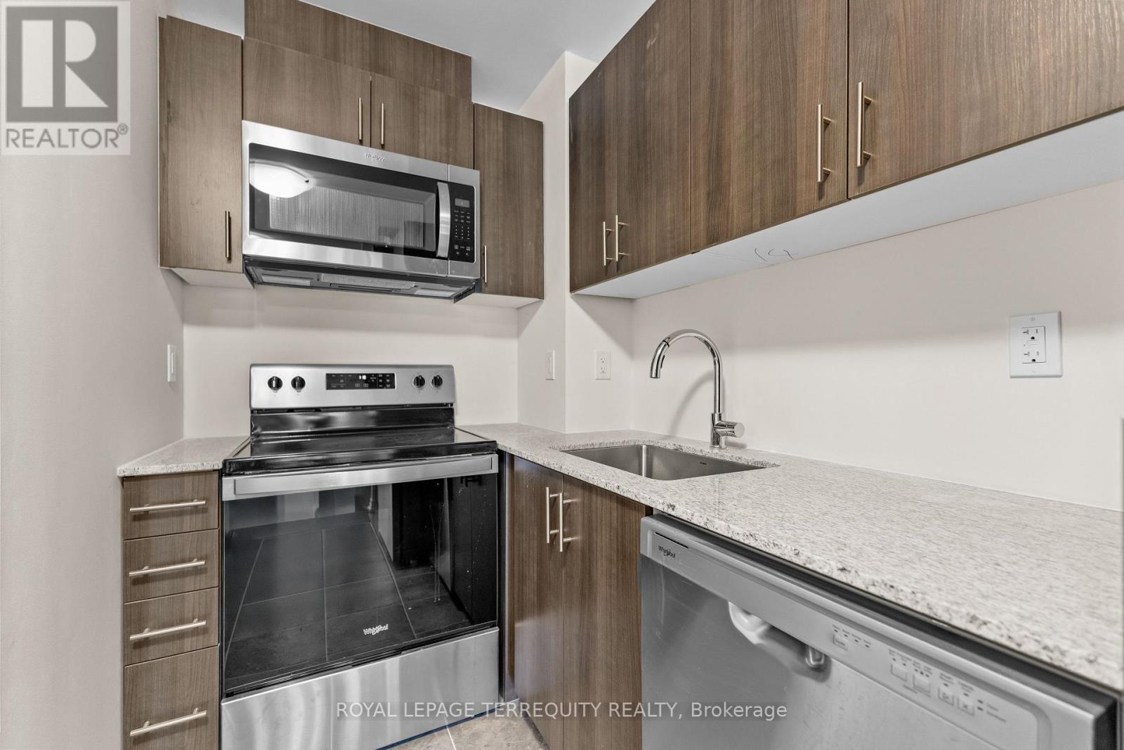 #43 30 LIBEN WAY - 11