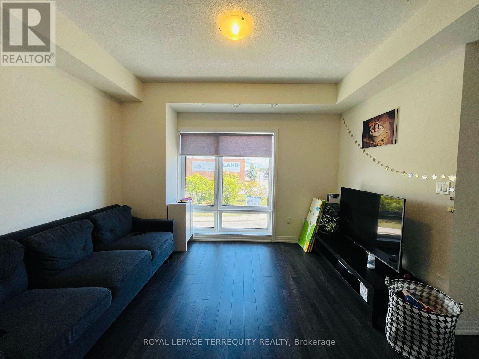 #43 30 LIBEN WAY - 16