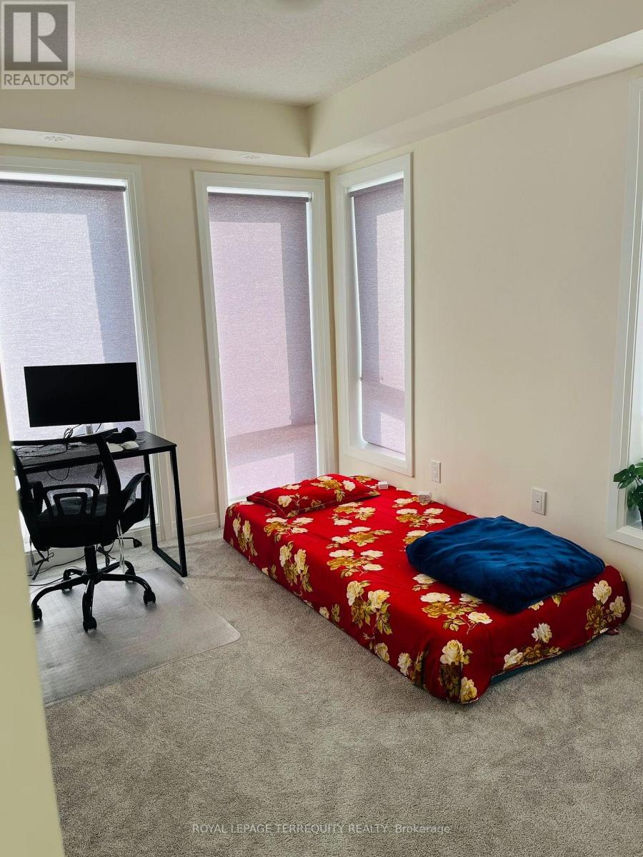 #43 30 LIBEN WAY - 18