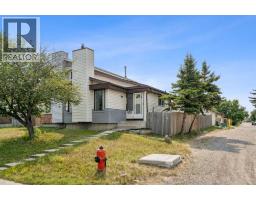 212 Whitman Place NE - photo 1