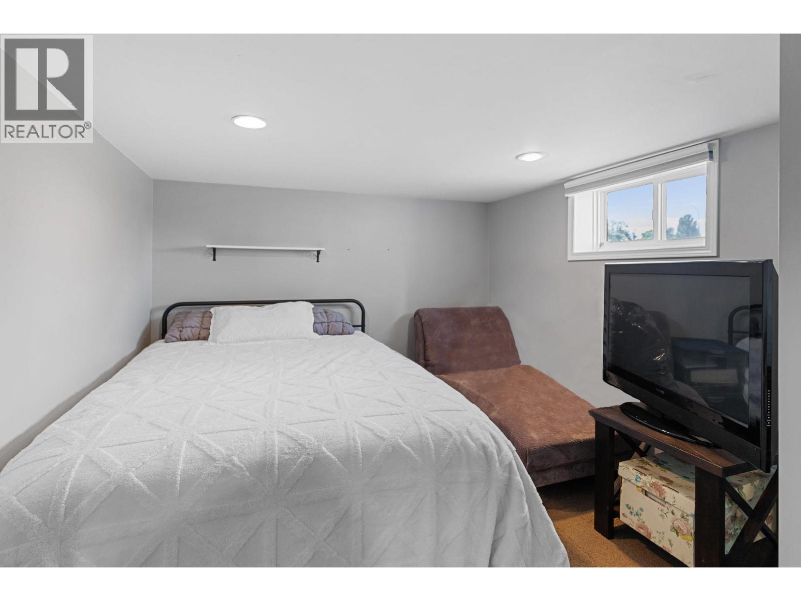 444 WAINWRIGHT STREET - 17