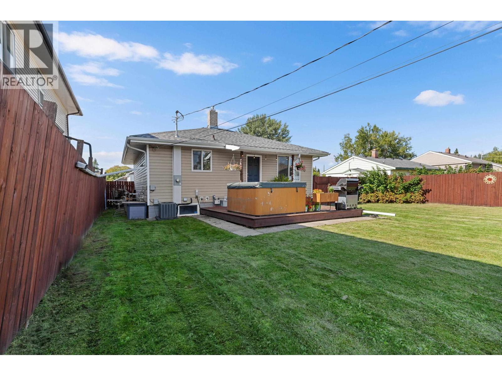 444 WAINWRIGHT STREET - 27