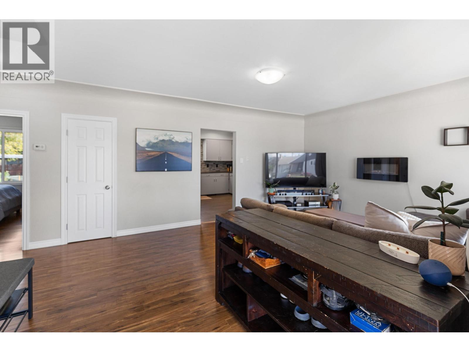 444 WAINWRIGHT STREET - 5
