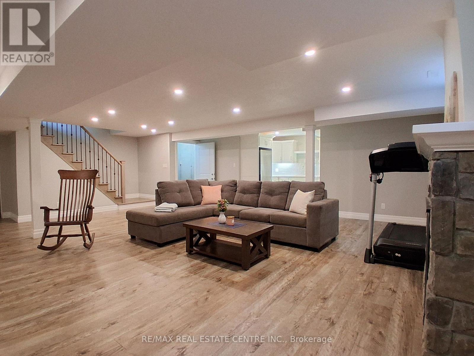 1080 KINCAID STREET W - 9
