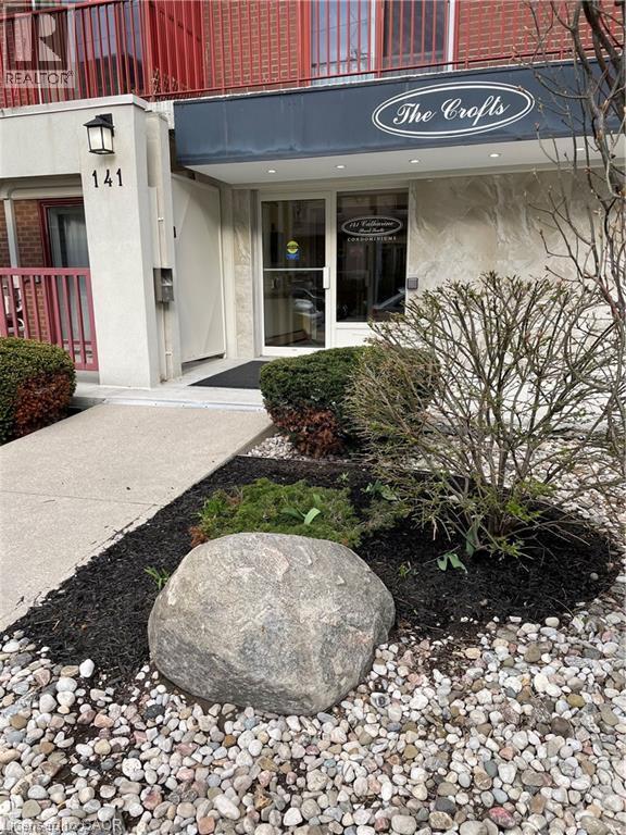 #903 141 CATHARINE Street S - 2