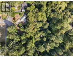 205 Atkins Rd, View Royal, BC V9B2Z8 Photo 8