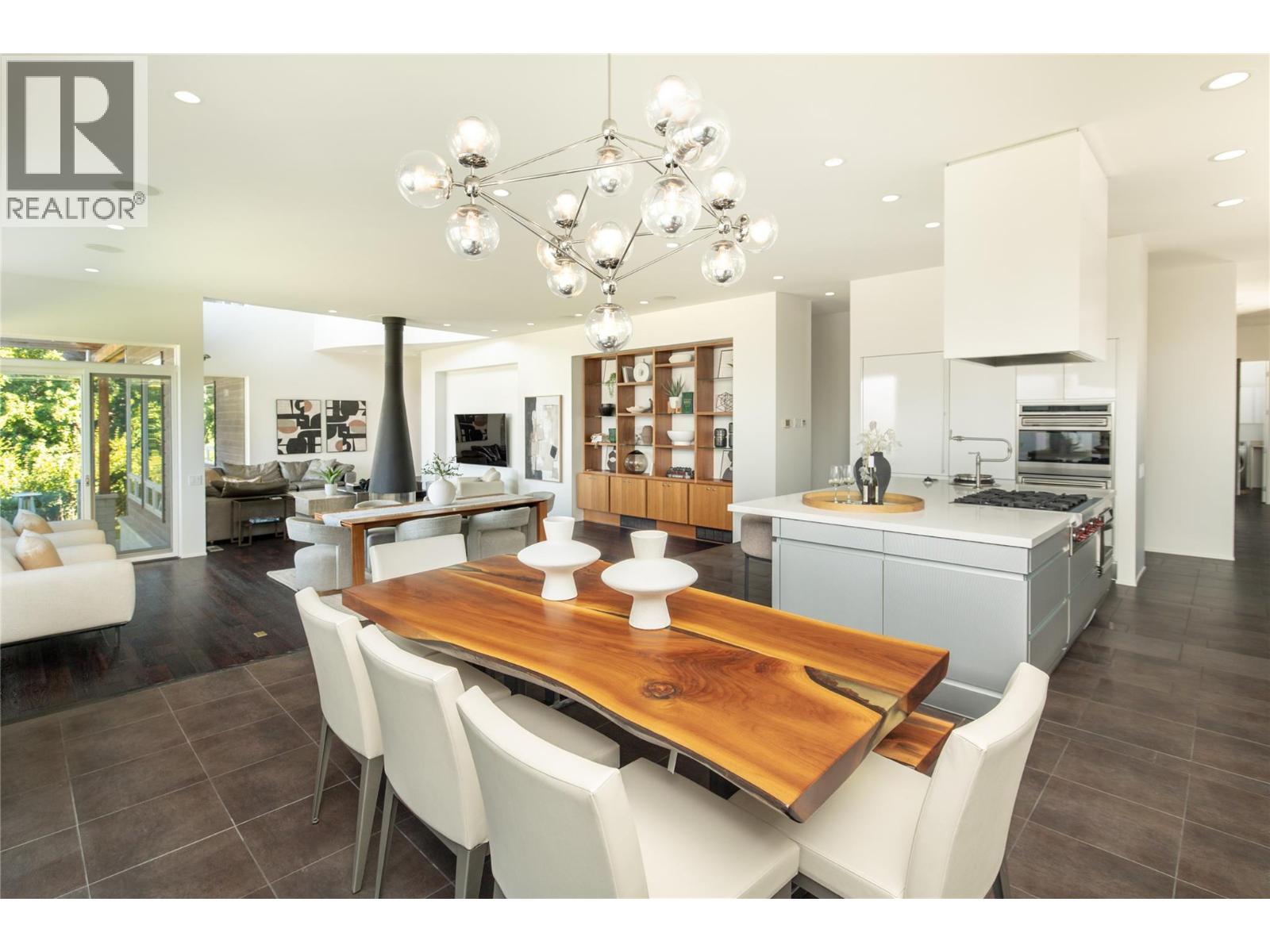  4840 LAKESHORE Road, Kelowna