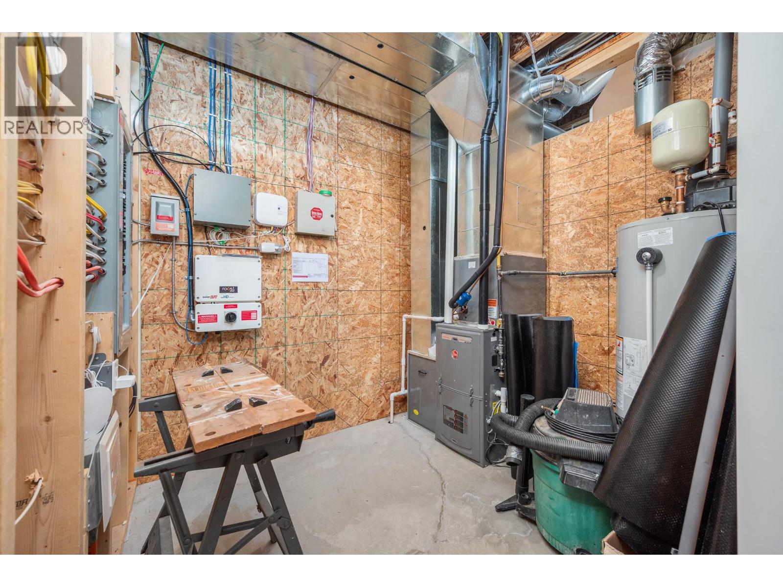 7936 McLennan Road, Vernon
