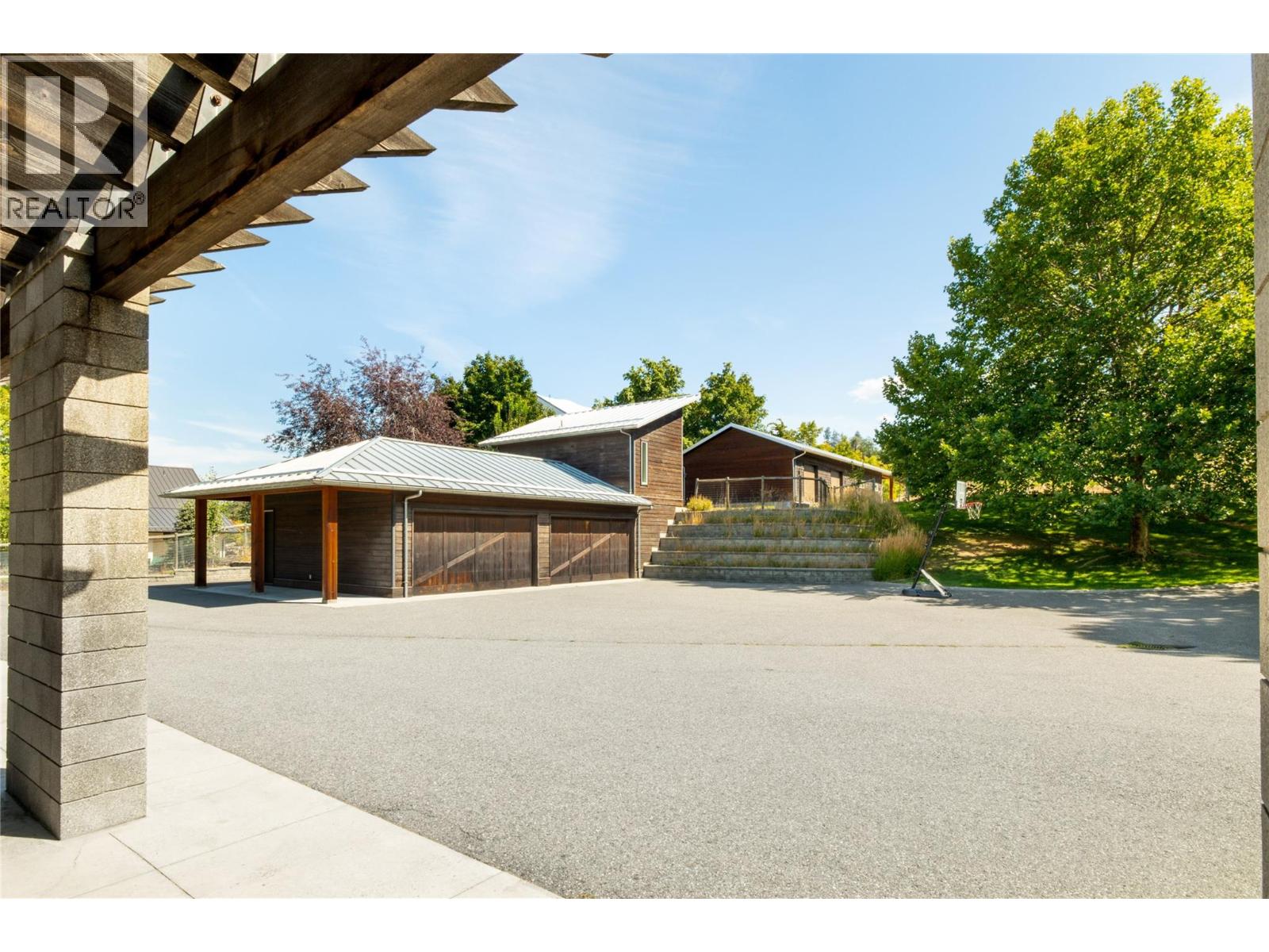  4840 LAKESHORE Road, Kelowna