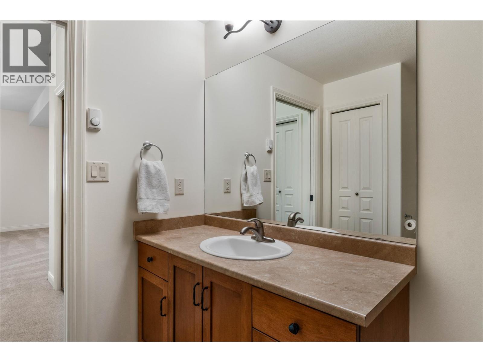 #305 1390 HILLSIDE Drive - 32