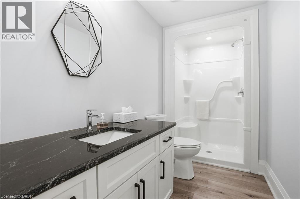 59 SWAN Avenue - Image 35