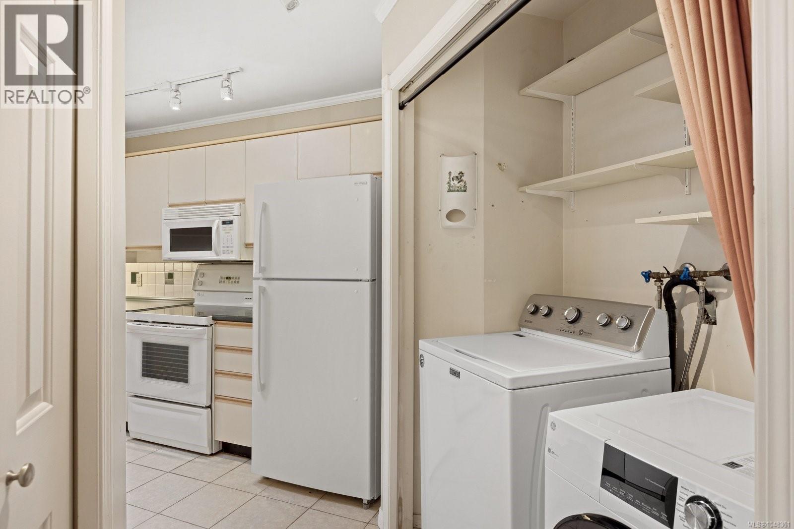 #304 3900 Shelbourne St - 15