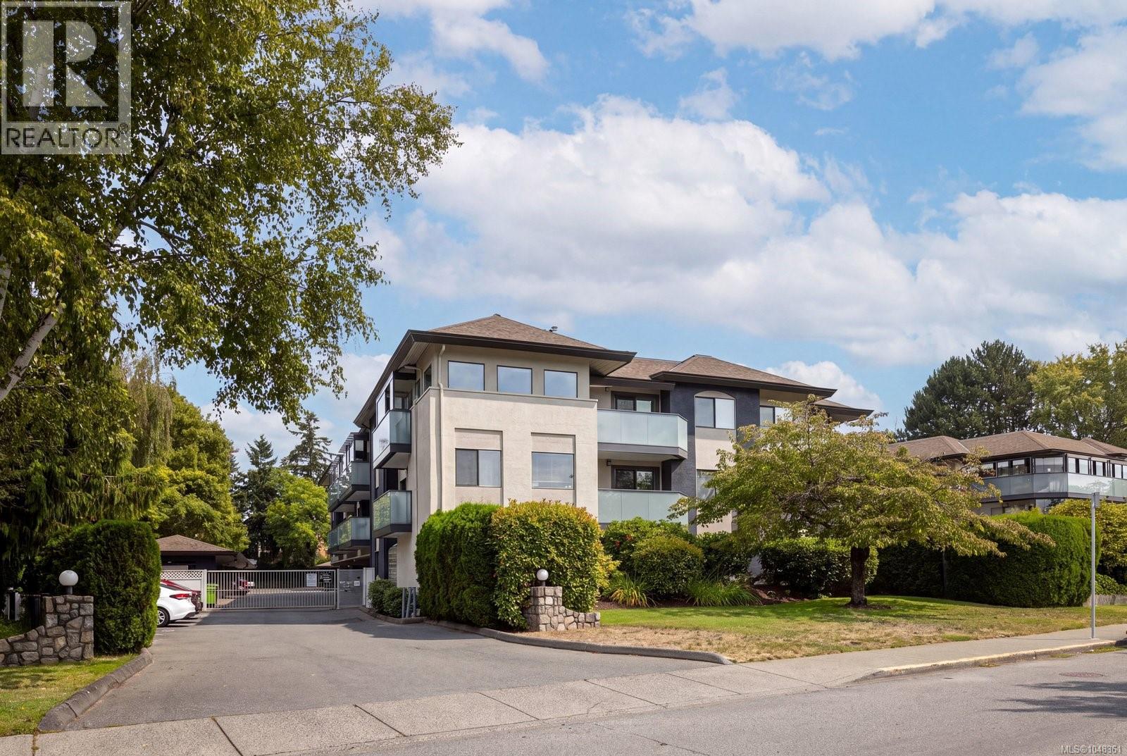 #304 3900 Shelbourne St - 2