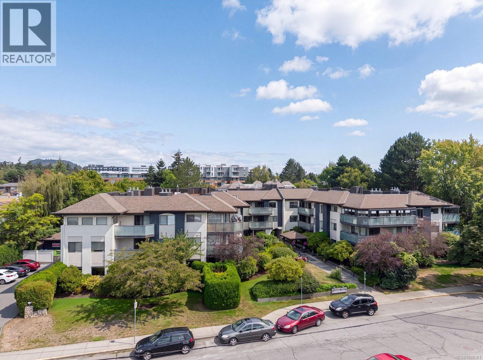 #304 3900 Shelbourne St - 3