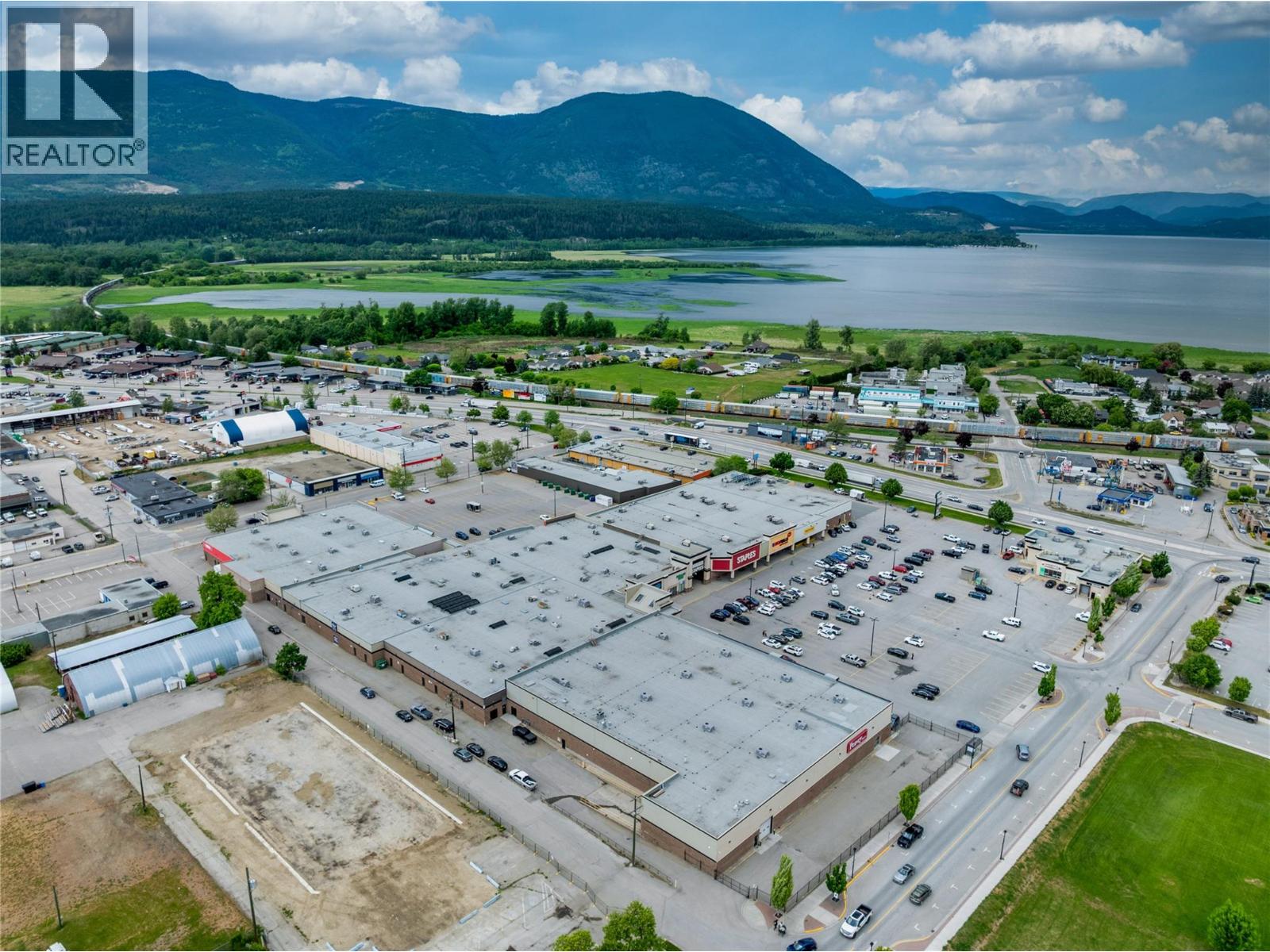 5 360 Trans Canada Highway, Salmon Arm
