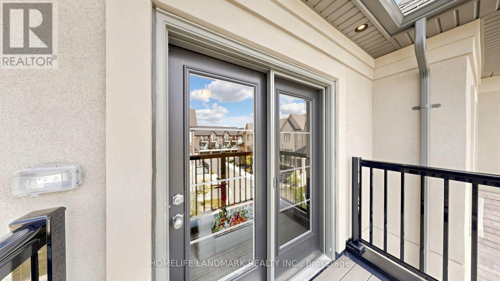 18 GARDENDERS LANE - 48